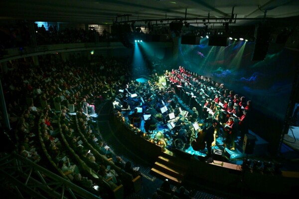 جوقة جامعة الروح القدس- الكسليك أحيت حفلة الميلاد السنوية