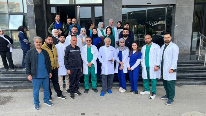 وقفة تضامنية في مستشفيات صور رفضًا لاستهداف الطواقم الطبية