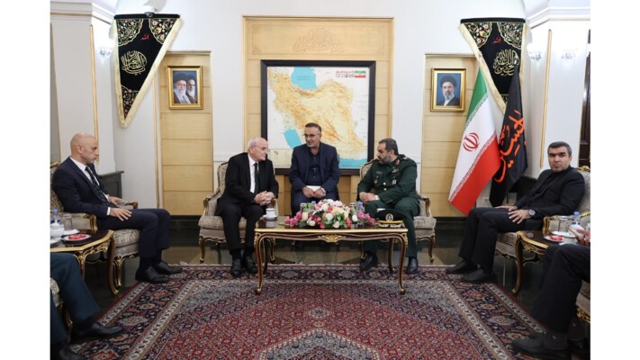 وزير الدفاع وصل إلى طهران لتمثيل لبنان في مراسم تأبين خامنئي