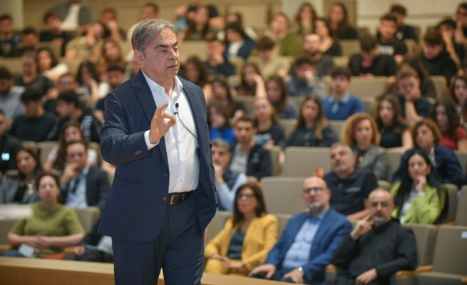 جامعة الروح القدس نظمت محاضرات عن "القيادة في زمن الحرب" بمشاركة كارلوس غصن ونهلا بو دياب
