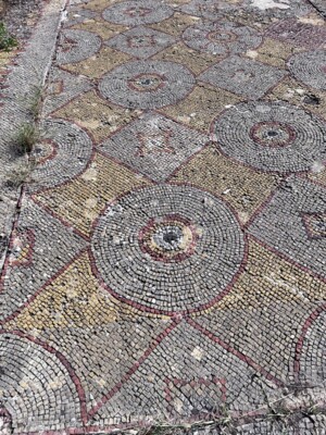 قسم فن الفسيفساء في المعهد الفني الأنطوني نظم زيارة ثقافية إلى دير القلعة في بيت مري