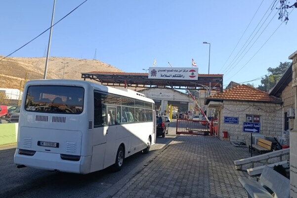 الأمن العام نظم المرحلة الحادية عشرة من خطة العودة المنظمة للنازحين السوريين عبر معبر المصنع