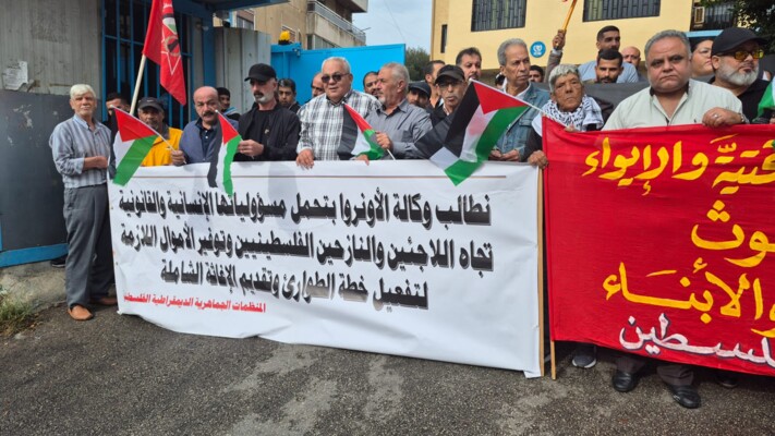 قطيعة بين القوى الفلسطينية و"الأونروا"... تبلغ ذروتها بحرق صور المفوض العام ومديرة لبنان