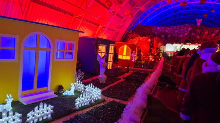 افتتاح مغارة ميلادية على مساحة 2200 متر مربع في مجدلون بالبقاع بحضور فعاليات رسمية ودينية