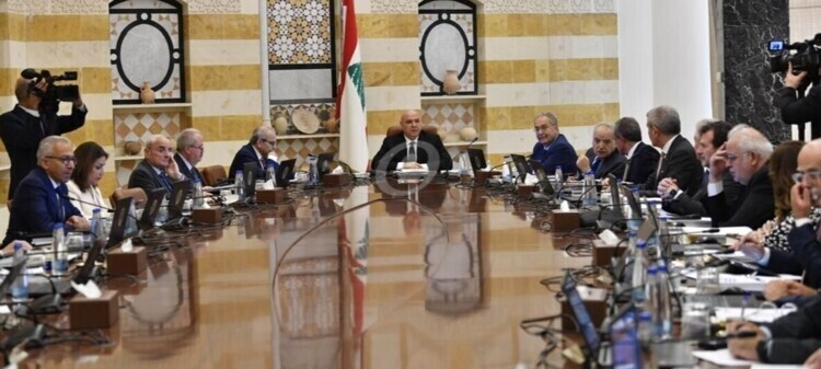 الجديد: وزراء الثنائي سينسحبون فوراً من الجلسة بحال أصر مجلس الوزراء على دخول قائد الجيش لمناقشة خطة حصر السلاح