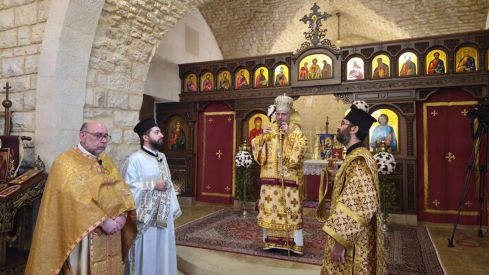 رعية الشويفات للروم الأرثوذكس احتفلت بعيد رؤساء الملائكة وتكريس جرس الكنيسة الجديد