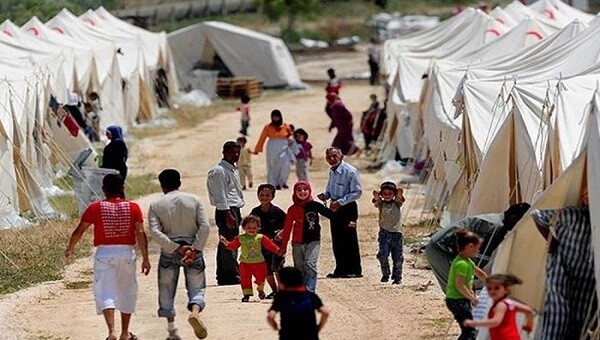 متى يسدل الستار على مسرحية النازحين السوريين في لبنان؟