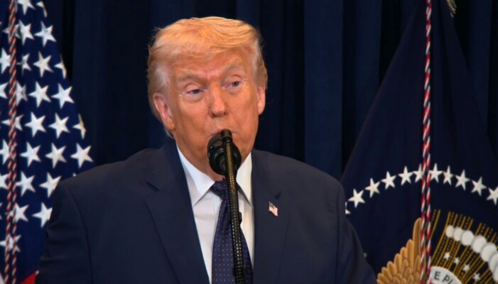 ترامب: ستبقى جميع السفن والطائرات والعسكريين الأميركيين في مواقعهم حول إيران وإذا لم يتم الالتزام بالاتفاق سيبدأ إطلاق النار