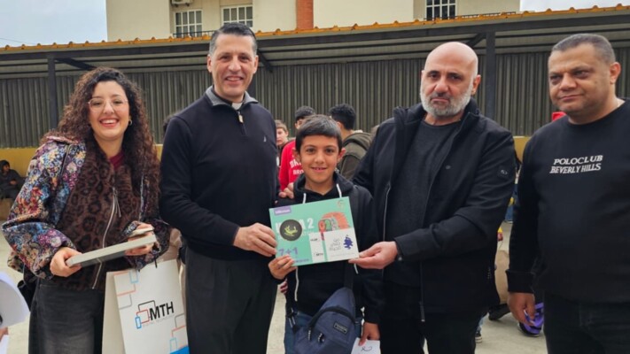 جمعية من حقي الحياة وجمعية نهاد الشامي وكسوة يزرعون الفرح في قلوب أطفال تكميلية الفيدار الرسمية