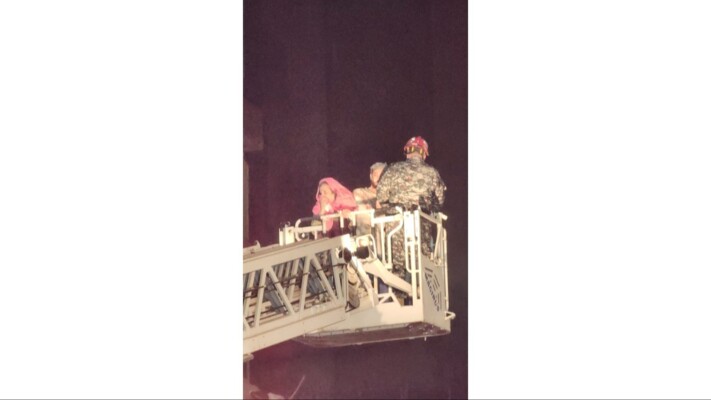 إطفاء بيروت: إنقاذ شخصين من المبنى المستهدف في تلة الخياط