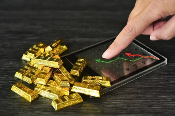 "رويترز": الذهب يفقد بريقه مع تجدد التوترات في الشرق الأوسط