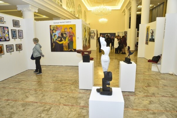 افتتاح الدورة الرابعة من معرض الفن العربي في بيروت: مشاركة واسعة وندوات ثقافية نوعية