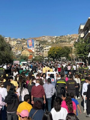 مسيرة دعم لمرضى سرطان الثدي في زحلة