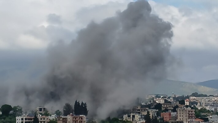 غارات إسرائيلية على بلدات فرون وحاريص ومجدل زون وقصف مدفعي على بلدة تبنين