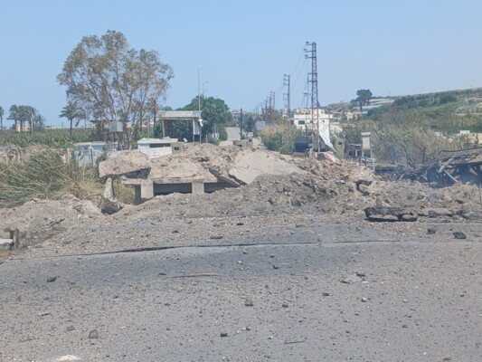 مسؤول لبناني لرويترز: إسرائيل تقصف آخر جسر يربط جنوب لبنان ببقية البلاد