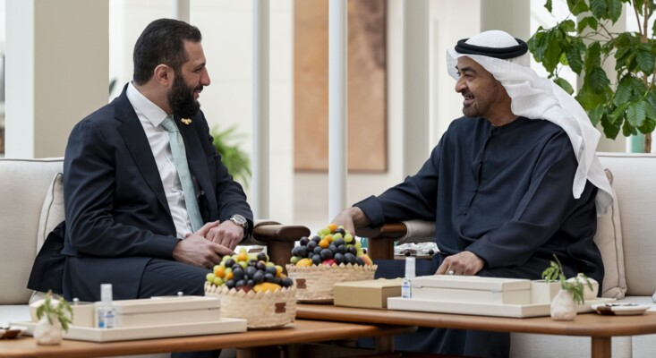 الشرع وبن زايد بحثا هاتفيًا في تعزيز التعاون والتطورات الإقليمية وتداعياتها على الأمن والسلم