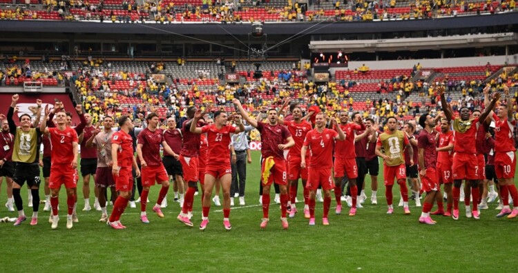تأهُل منتخب سويسرا إلى ربع نهائي بطولة كأس العالم بعد فوزه على كولومبيا بنتيجة 4-3