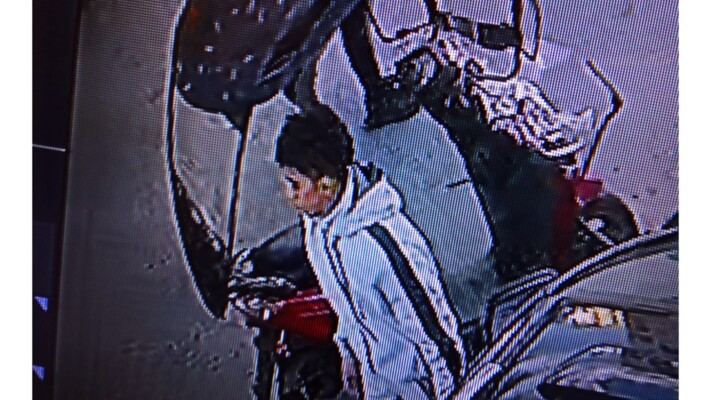 قوى الأمن عممت صورة سائق دراجة نارية صدم سيدةً في طرابلس وفر إلى جهة مجهولة