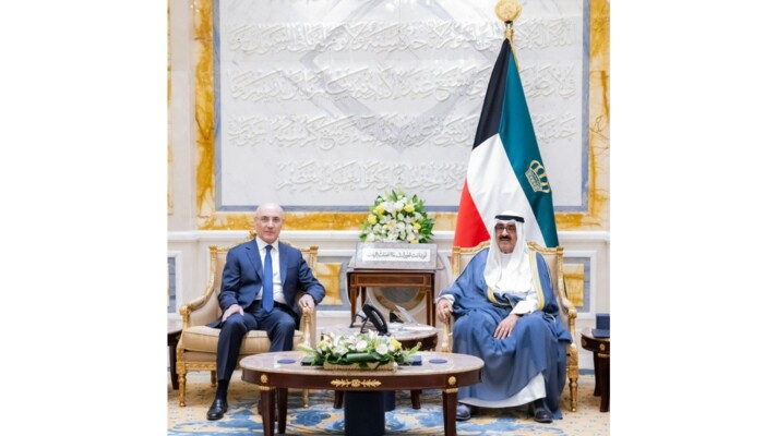 الحجار يلتقي أمير الكويت وينقل تحيات الرئيس عون ويؤكد عمق العلاقات بين البلدين