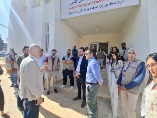 مهنا استقبل القائم بالأعمال الفرنسي في الخيام واكد التزام إعادة تأهيل مركز الرعاية الصحية