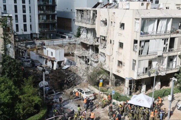 هآرتس: إيران تطلق الدفعة السابعة من الصواريخ باتجاه إسرائيل منذ منتصف الليل