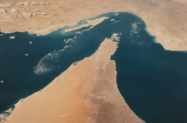 "فوكس بيزنس" نقلا عن المستشار الاقتصادي للبيت الأبيض: نتوقع انخفاضا سريعا في أسعار الطاقة بمجرد فتح مضيق هرمز