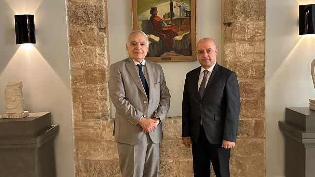 سلامة يلتقي هايدوستيان ويتسلّم دعوة لرعاية وافتتاح "يوم الكتاب" في جامعة هايكازيان