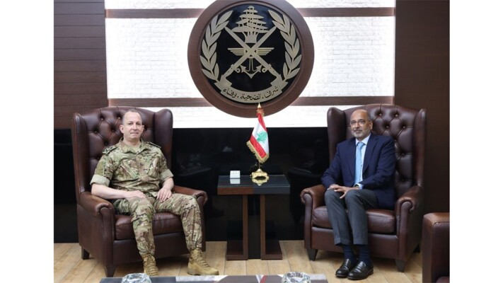 العماد هيكل استقبل أرنو وريزا أشاد بأداء الجيش