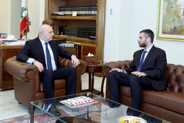 عون عرض مع رياشي التحقيقات بشأن قصف إسرائيل في عين سعادة واستقبل المر الذي رفض الحملات ضد الرئاسة وقيادة الجيش