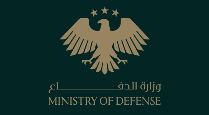 الدفاع السورية: عدد من عناصر "قسد" رموا سلاحهم وانشقوا عن التنظيم من جبهة دير حافر