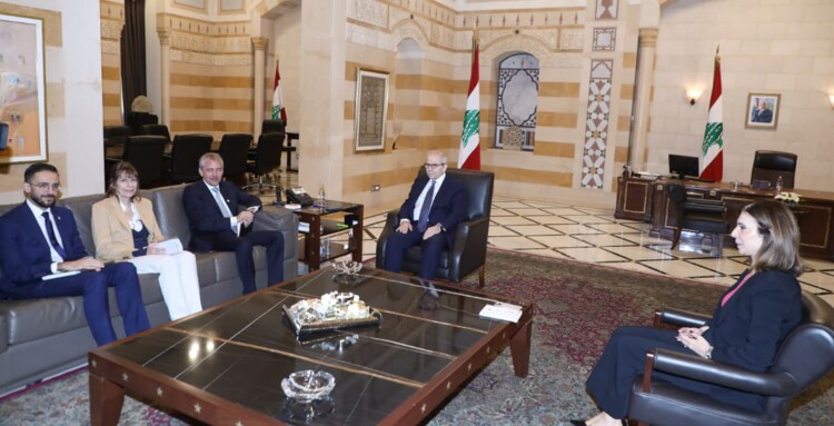 سلام بحث مع وفد الصليب الأحمر الدولي أوضاع الجنوب وملف الأسرى اللبنانيين في السجون الإسرائيلية