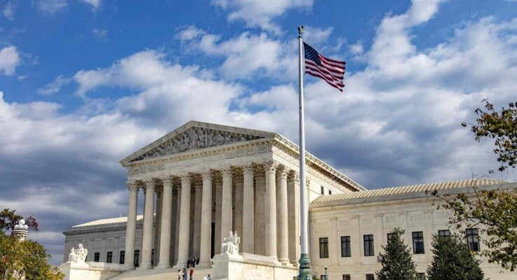 الخزانة الأميركية: أصدرنا ترخيصا عاما يسمح ببيع النفط الخام الروسي والمنتجات البترولية المحملة على السفن