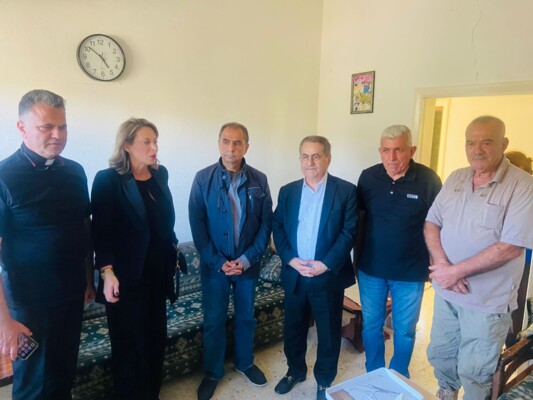 أيوب تفقّدت بلدة المصيلح بعد الغارات الإسرائيلية واطّلعت على حجم الأضرار المادية