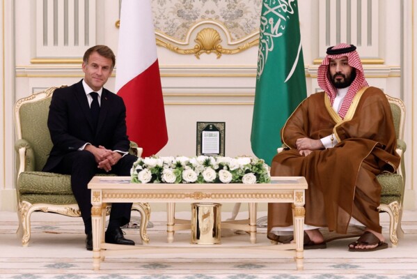 ماكرون من السعودية: الرياض تعهدت توفير إمدادات إضافية من الديزل إذا كان ذلك ضروريا