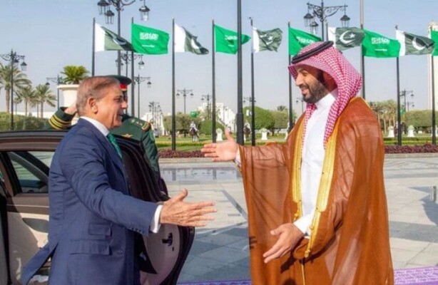 صحيفة باكستانية: زيارة الوفد السعودي لباكستان الشهر المقبل تأتي في إطار تعزيز الاستثمار والتجارة
