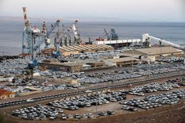 يديعوت احرنوت: مدمرة تابعة للبحرية الأميركية رست في ميناء إيلات