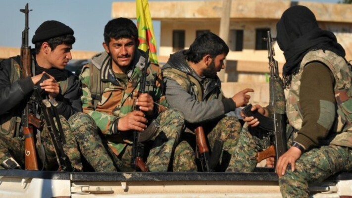 "الخليج": أكراد سوريا لم يكونوا يوماً دعاة انفصال أو حكم ذاتي ولم يراهنوا على الأجنبي لتحقيق أهدافهم