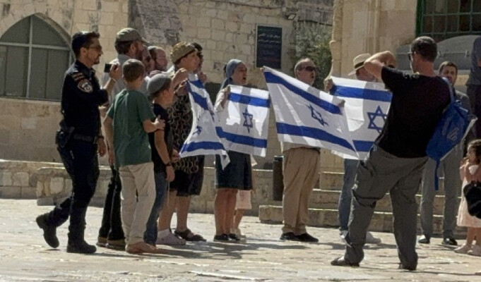 جماعات "الهيكل" تدعو لرفع أعلام إسرائيل بباحات الأقصى بـ"الاستقلال"