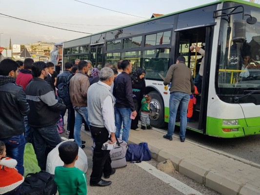 عودة أكثر من 900 لاجئ إلى سوريا في الــ 24 ساعة الأخيرة