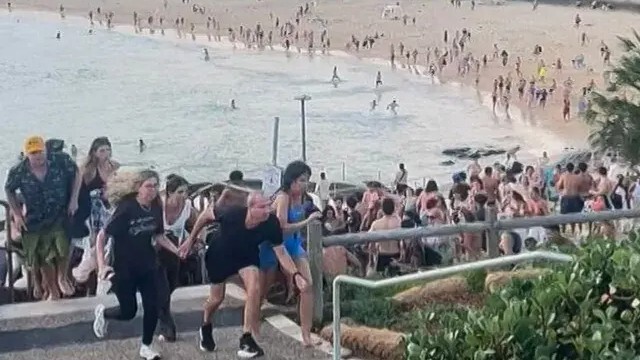 السلطات الاسترالية: ارتفاع حصيلة هجوم شاطئ بونداي في سيدني إلى 15 قتيلا