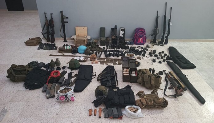 الجيش: توقيف 4 مواطنين في النبطية والصفير لارتكابهم جرائم مختلفة وضبط كمية كبيرة من الأسلحة