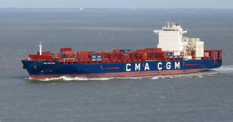 سفينة حاويات مملوكة لشركة فرنسية عبرت مضيق هرمز