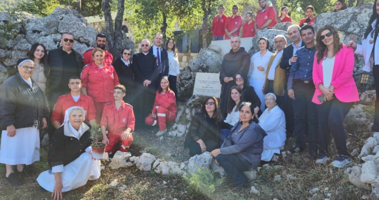 "كاريتاس لبنان" غرست 140 أرزة في حديقة البطاركة- الديمان في ذكرى الاستقلال