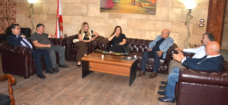 محافظ الشمال ترأست اجتماعًا بحث في أزمة النفايات العشوائية ووضع خطة شاملة لمعالجتها