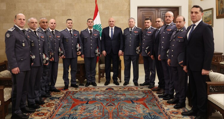 الرئيس عون نوّه بعمل قوى الأمن: نتمنى أن يشهد لبنان نهاية الحروب ويتحرر أسراه وكامل أراضيه
