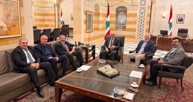 الأنظار تتجه إلى مخيمات لبنان بعد حرب غزة من بوابة السلاح ياسر عباس يقود حراكا سياسيا... وحماس تنفي وجود سلاح ثقيل