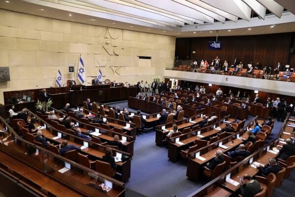 القناة 12 الإسرائيلية: الكنيست يصدق على تشكيل لجنة تحقيق حكومية في هجوم 7 تشرين الأول والمعارضة قاطعت التصويت
