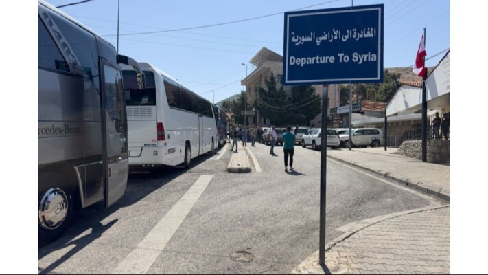 الأمن العام نظّم المرحلة الـ22 من خطة العودة الطوعية ومغادرة 70 نازحًا سوريًا عبر معبر المصنع