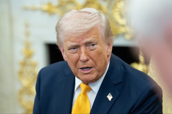 ترامب: ما يحدث في إيران يمكننا وصفه بأنه تغيير للنظام وقد نصل إلى اتفاق في غضون 5 أيام أو أقل