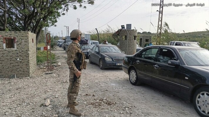 الجيش يعمل على مواكبة عودة الأهالي إلى قراهم من خلال تعزيز انتشاره في قطاع جنوب الليطاني